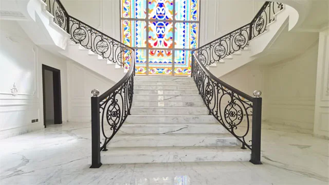 حواجز سلالم ودرج حديدية الرياض - تفصيل شبابيك وأبواب