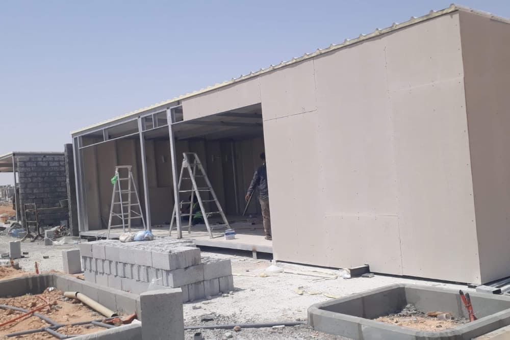 تركيب الهيكل ساندوتش بانل - حداد هنجار الرياض