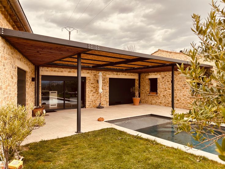 تركيب مظلات عالية الجودة - حداد رخيص وممتاز